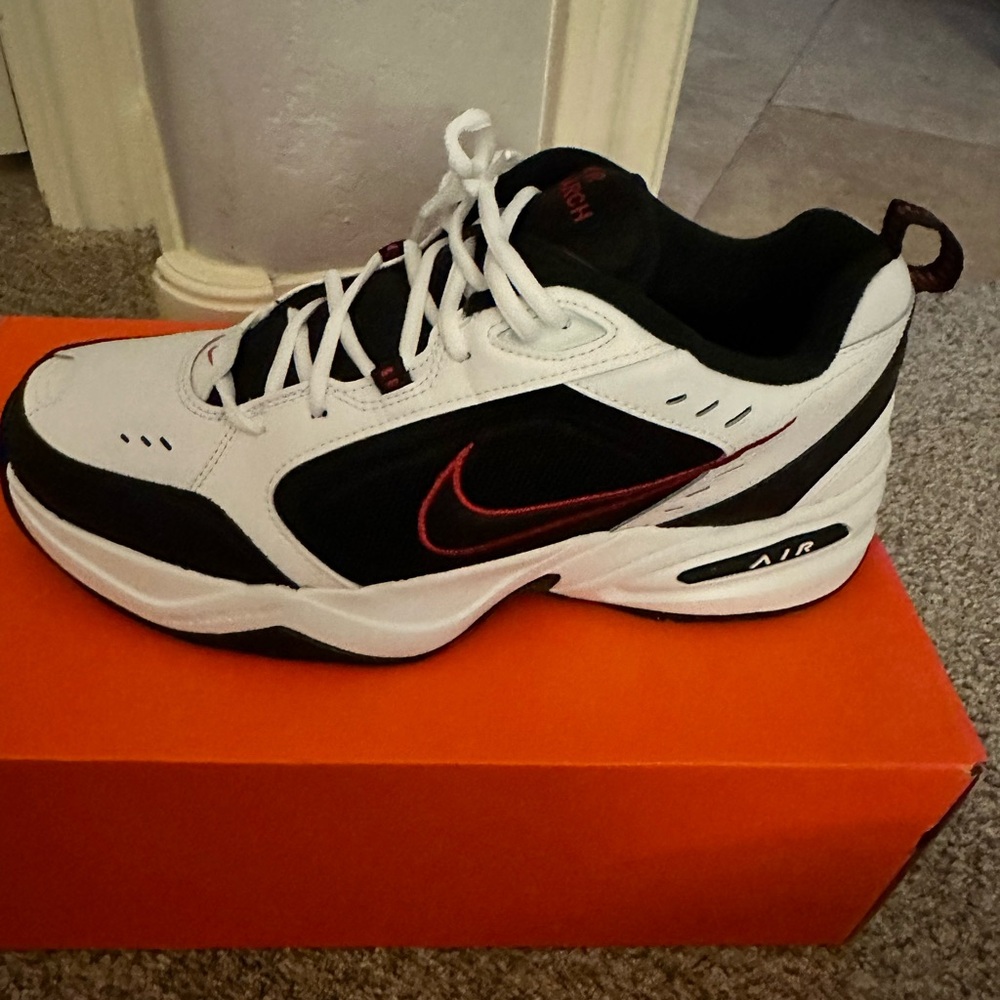 Air Monarch IV size 12